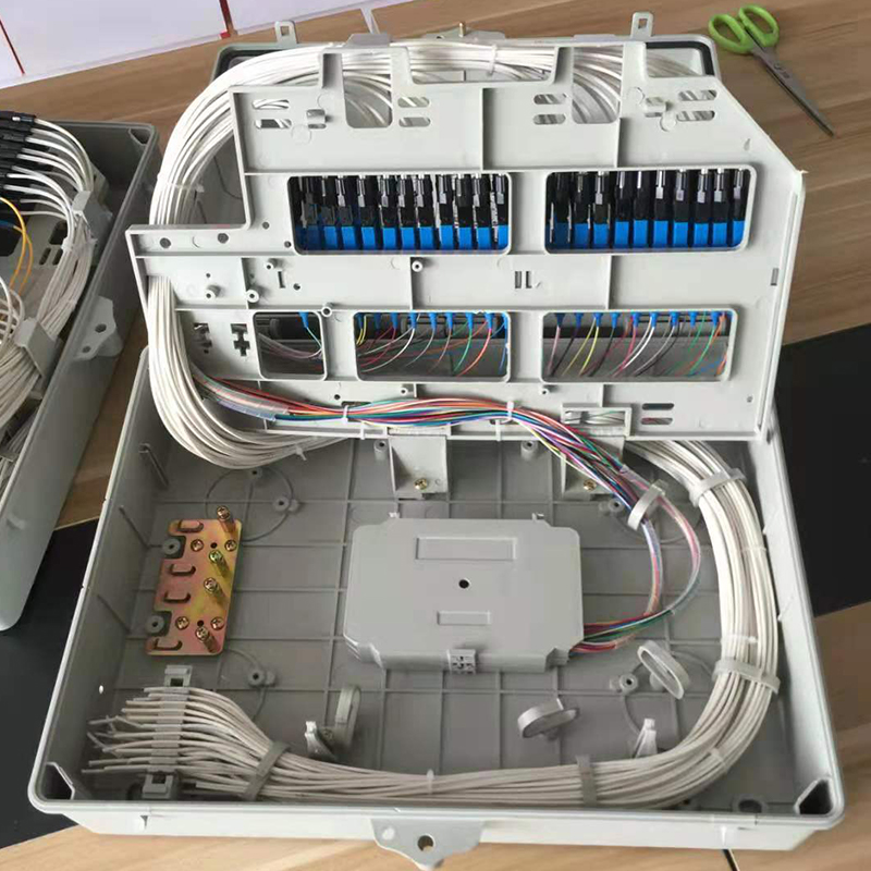 Hộp phân phối cáp quang FTTH BOX 16 lõi ngoài trời 16 cổng với hộp đầu cuối bộ chia plc 1x16 để treo tường và gắn Cực